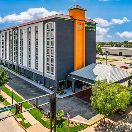 Wyndham Garden Wichita Downtown Hotel Exterior foto
